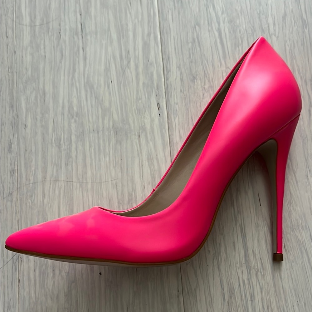 Steve Madden SOLD OUT Daisie Neon Pink Barbie Stiletto Heels 8.5